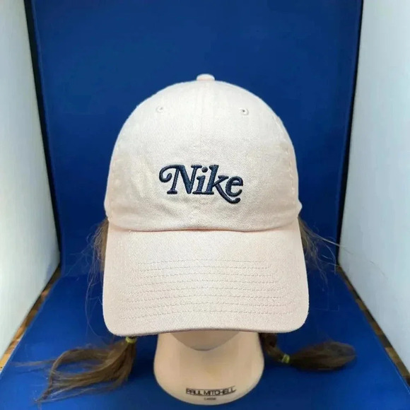 Nike Embroidered Pink Cap - Vintage Style - Picture 1 of 6